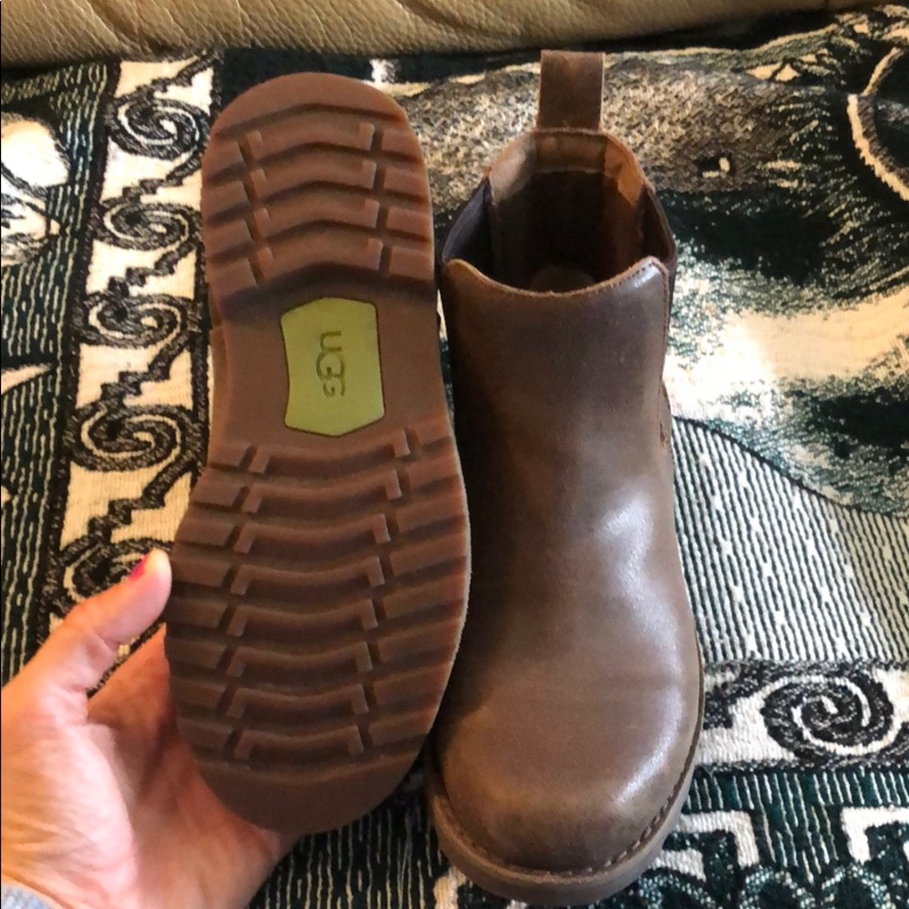 BRAND NEW boys UGG brown ankle boots size 3